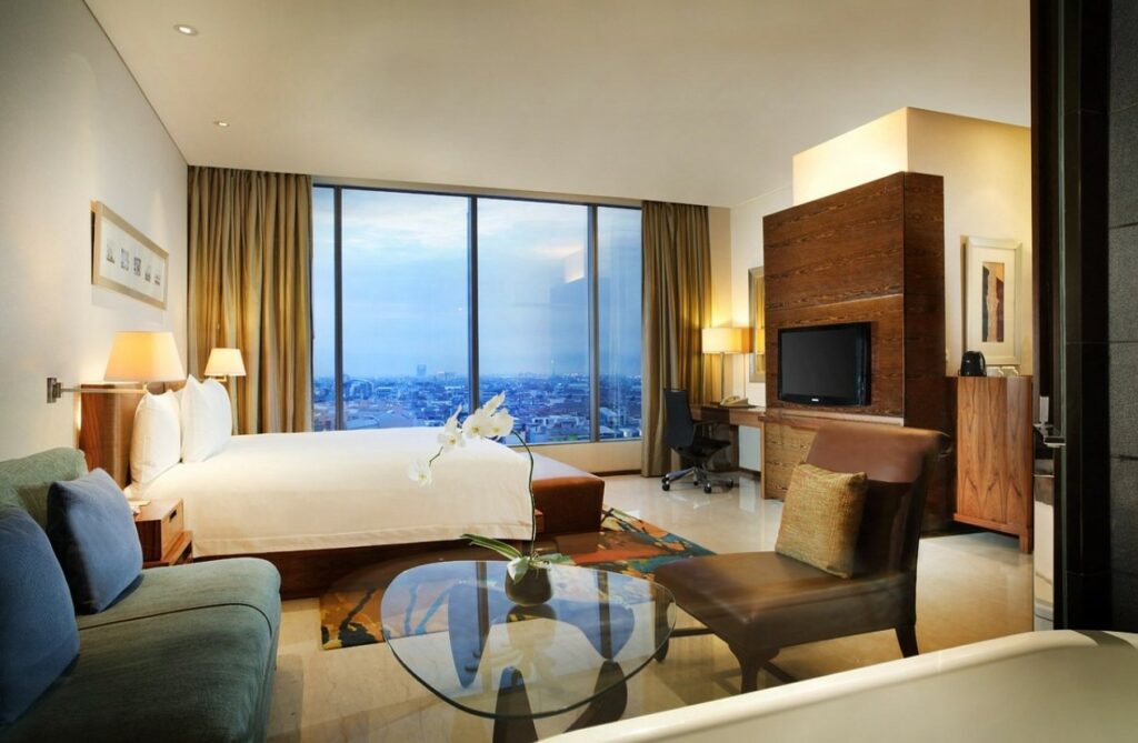 tipe kamar deluxe king hotel hilton bandung