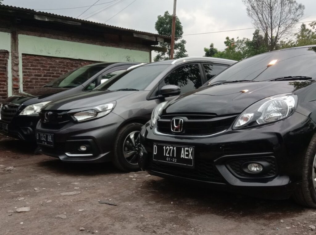 ALR Sewa Mobil Bandung lepas kunci